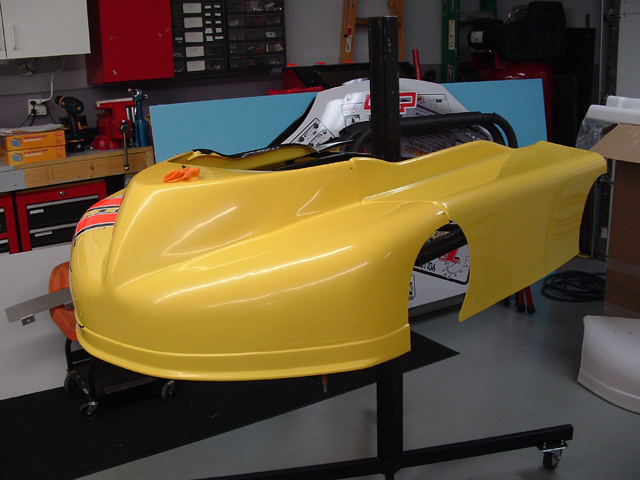 /i/Pro Install/Kart_Graphic_Installation_Pic_4.jpg